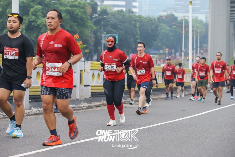 Race photo from ONE RUN 10 K