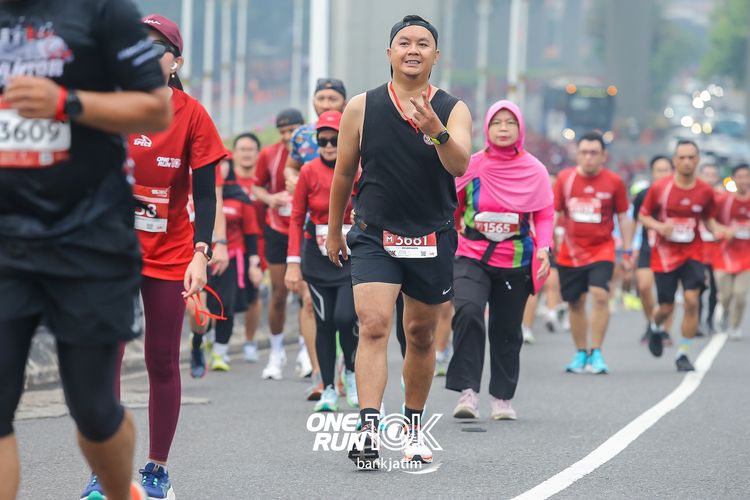 Race photo from ONE RUN 10 K