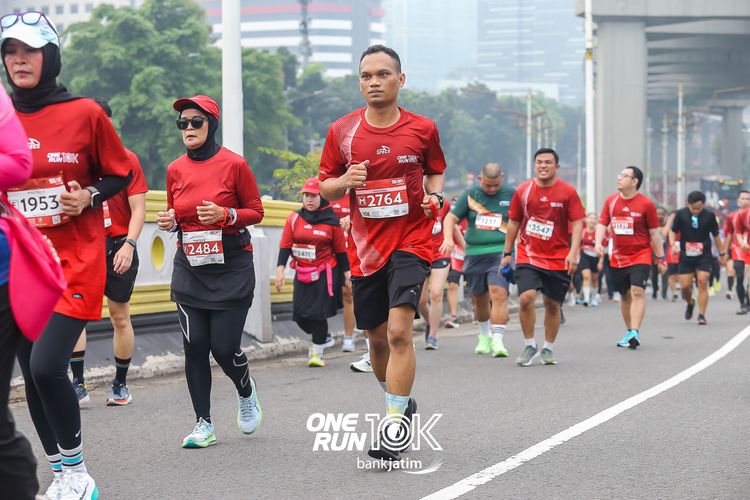 Race photo from ONE RUN 10 K