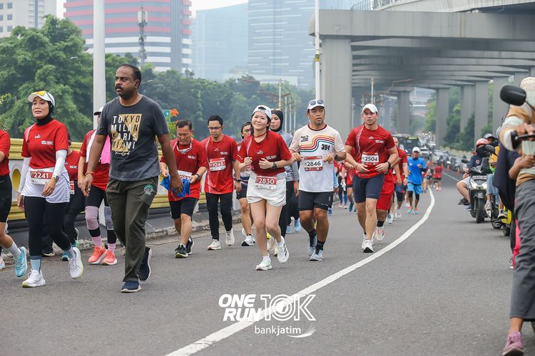 Race photo from ONE RUN 10 K