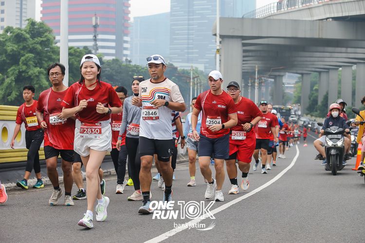 Race photo from ONE RUN 10 K