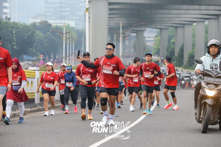 Race photo from ONE RUN 10 K