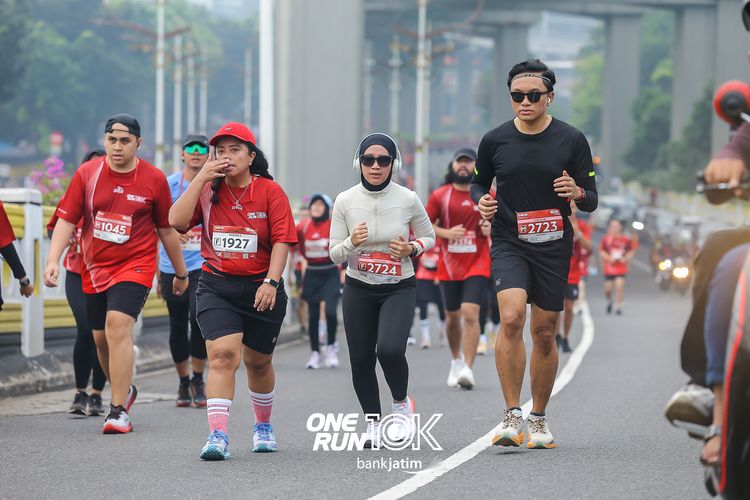 Race photo from ONE RUN 10 K