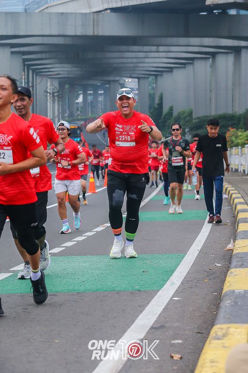 Race photo from ONE RUN 10K 2025