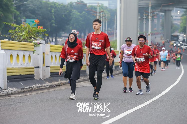 Race photo from ONE RUN 10 K