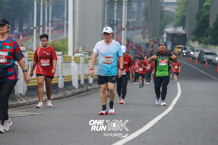 Race photo from ONE RUN 10 K