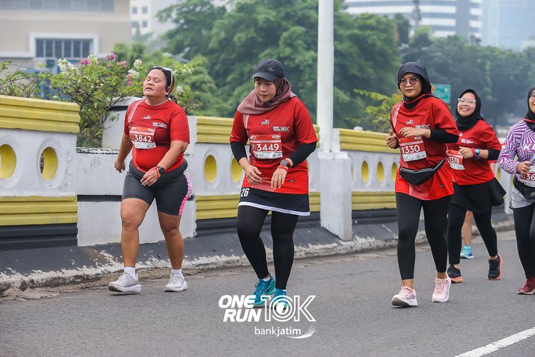 Race photo from ONE RUN 10 K