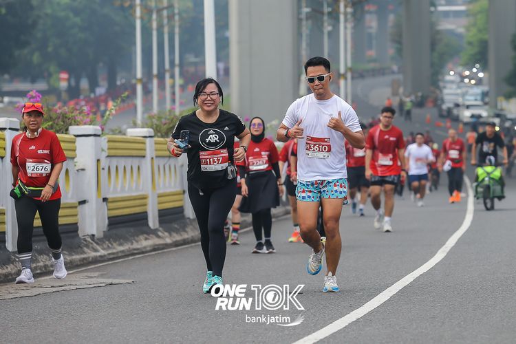 Race photo from ONE RUN 10 K