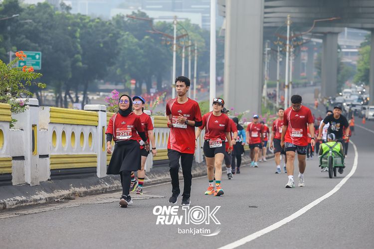 Race photo from ONE RUN 10 K