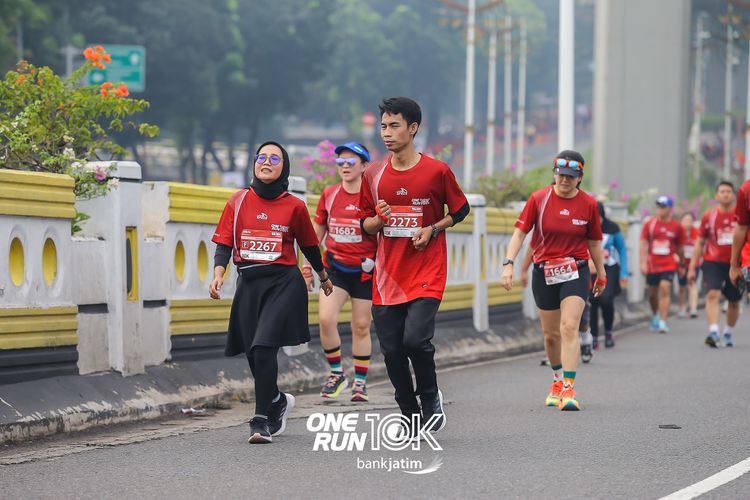 Race photo from ONE RUN 10 K