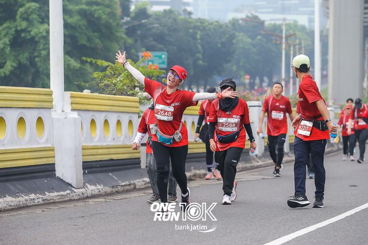 Race photo from ONE RUN 10 K