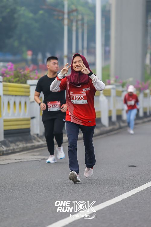 Race photo from ONE RUN 10 K