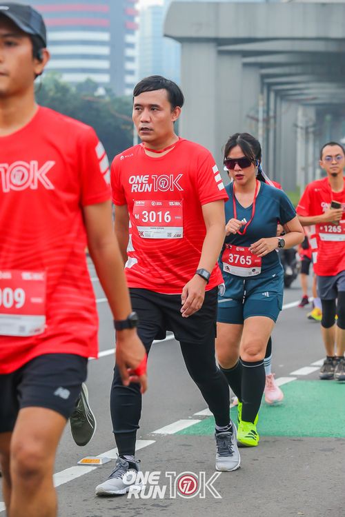 Race photo from ONE RUN 10K 2025
