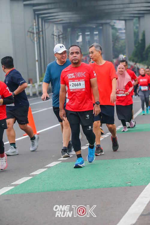 Race photo from ONE RUN 10K 2025