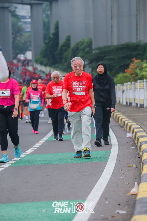 Race photo from ONE RUN 10K 2025