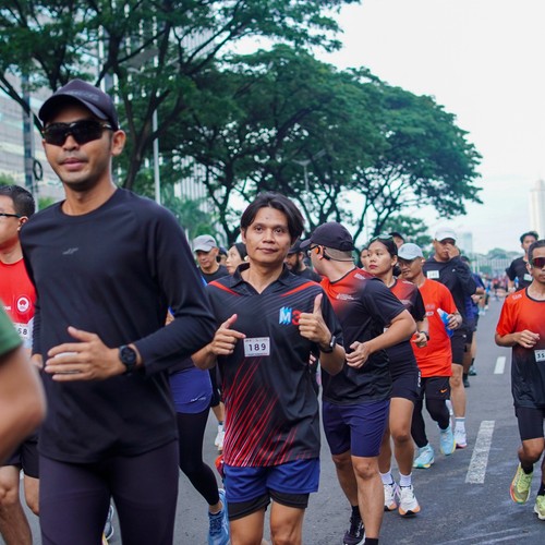Race photo from FIRST SUNDAY RUN