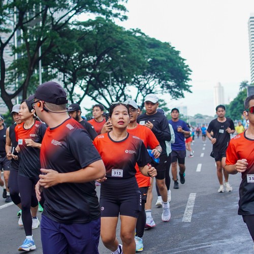 Race photo from FIRST SUNDAY RUN