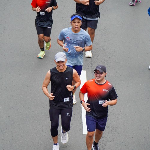 Race photo from FIRST SUNDAY RUN