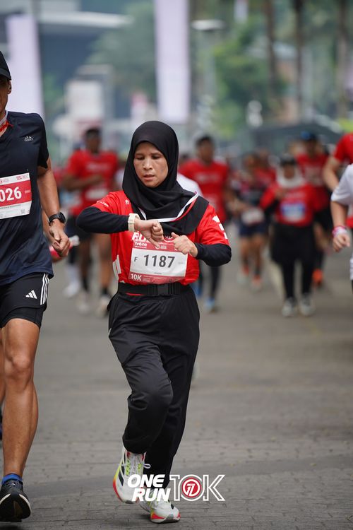 Race photo from ONE RUN 10K 2025