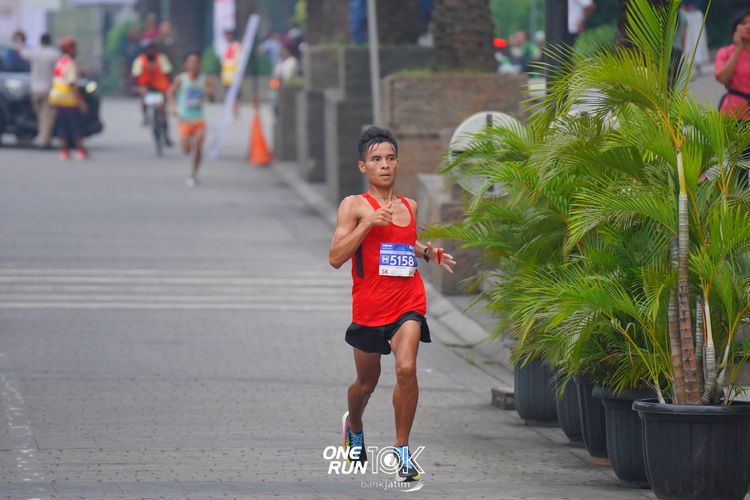 Race photo from ONE RUN 10 K