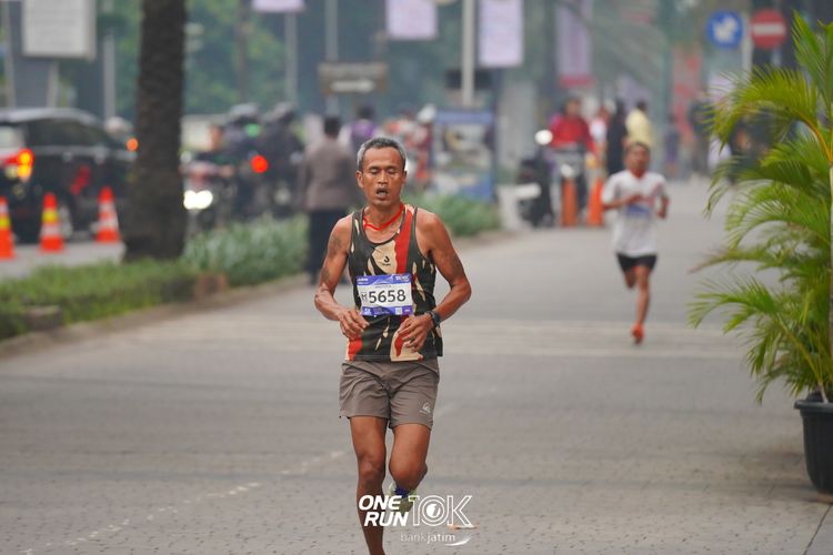 Race photo from ONE RUN 10 K