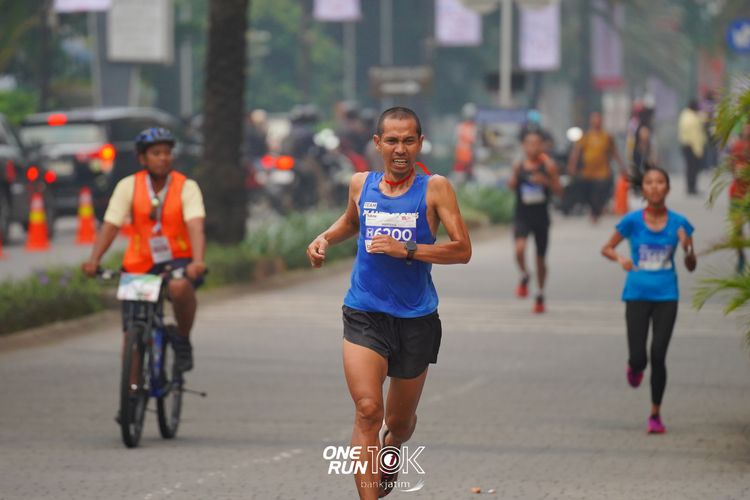 Race photo from ONE RUN 10 K