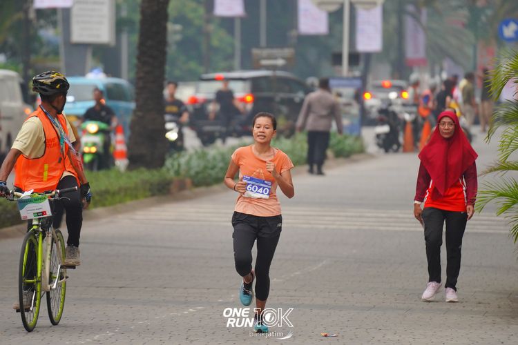 Race photo from ONE RUN 10 K