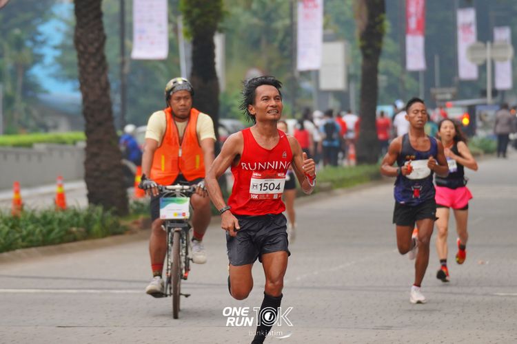 Race photo from ONE RUN 10 K