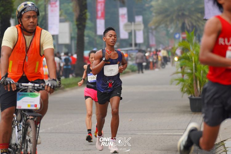 Race photo from ONE RUN 10 K