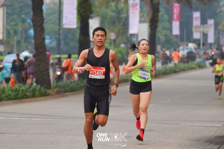 Race photo from ONE RUN 10 K