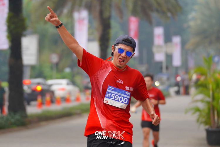 Race photo from ONE RUN 10 K
