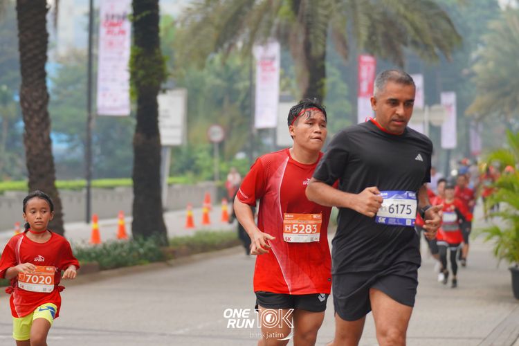 Race photo from ONE RUN 10 K
