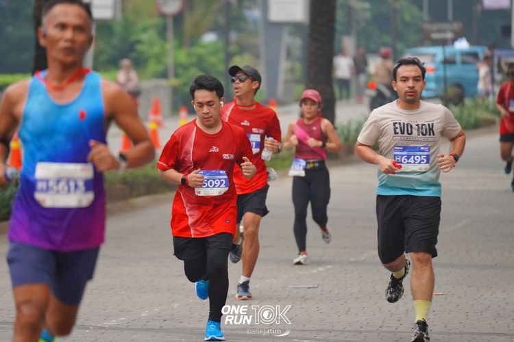Race photo from ONE RUN 10 K