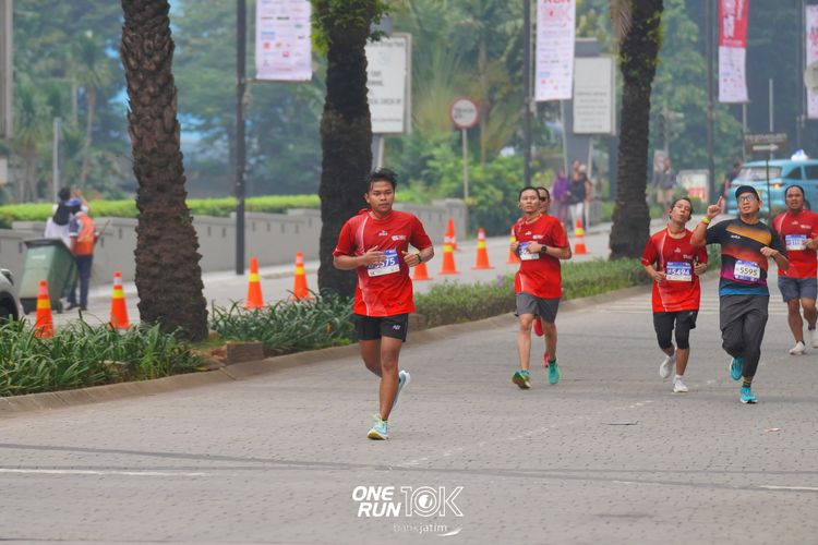 Race photo from ONE RUN 10 K