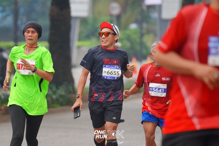 Race photo from ONE RUN 10 K
