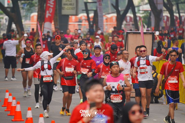 Race photo from ONE RUN 10 K