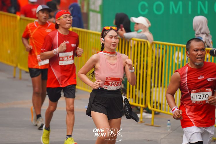 Race photo from ONE RUN 10 K