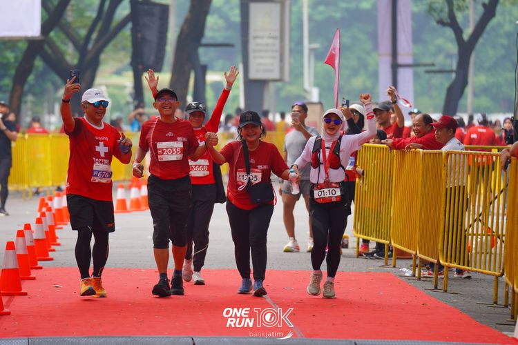 Race photo from ONE RUN 10 K