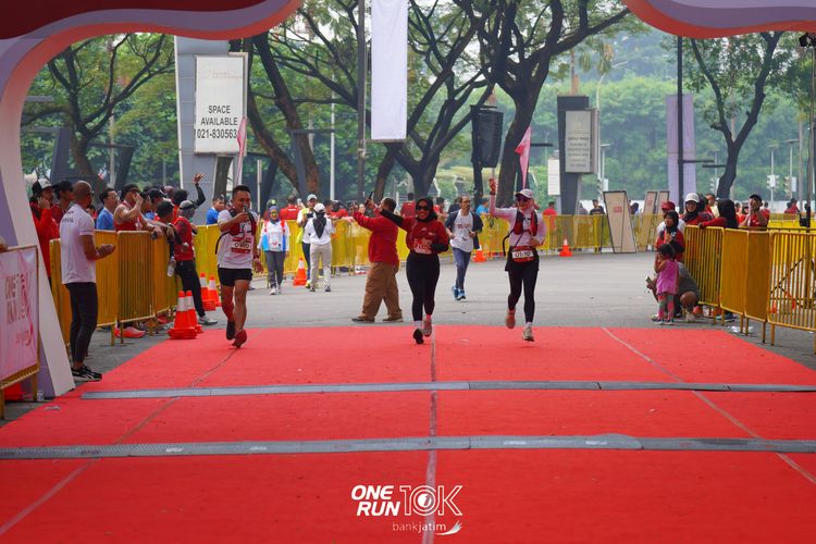 Race photo from ONE RUN 10 K
