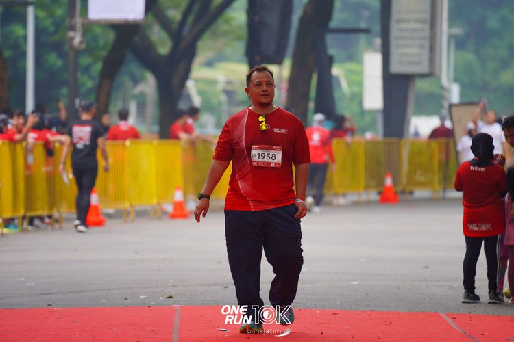 Race photo from ONE RUN 10 K