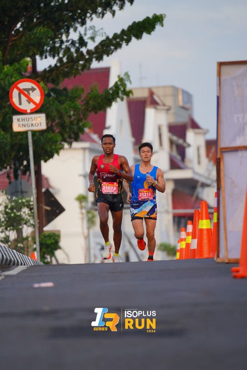 Race photo from Isoplus Run 2024 Surabaya