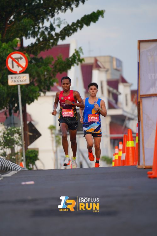 Race photo from Isoplus Run 2024 Surabaya