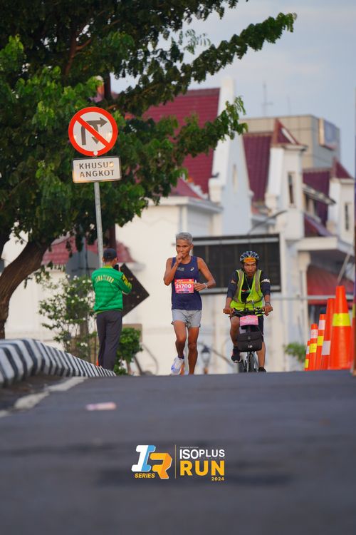 Race photo from Isoplus Run 2024 Surabaya