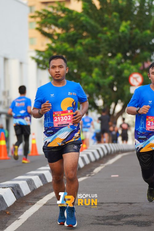 Race photo from Isoplus Run 2024 Surabaya