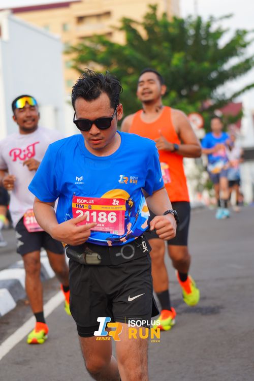 Race photo from Isoplus Run 2024 Surabaya