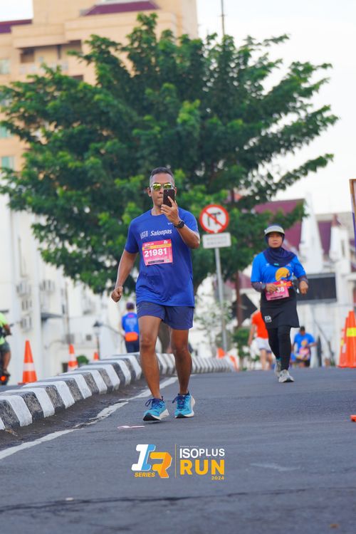 Race photo from Isoplus Run 2024 Surabaya