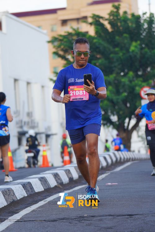 Race photo from Isoplus Run 2024 Surabaya