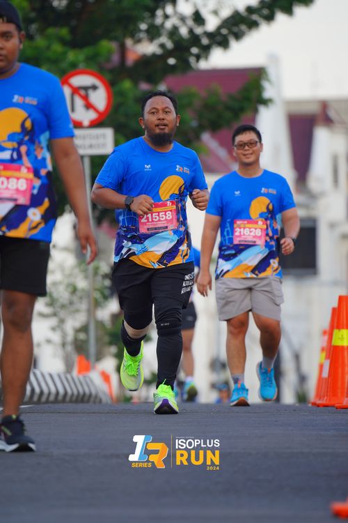 Race photo from Isoplus Run 2024 Surabaya