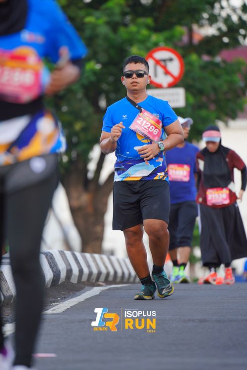 Race photo from Isoplus Run 2024 Surabaya