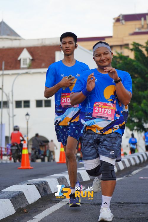 Race photo from Isoplus Run 2024 Surabaya